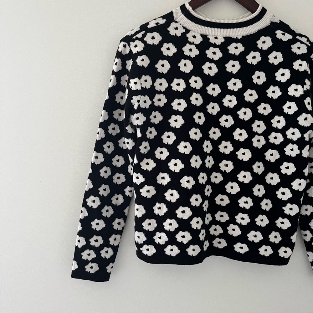 Daisy Knit Sweater Cottagecore Pullover Black White Floral - Picture 5 of 8